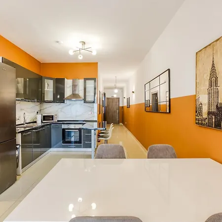 Stylish 2br With Private Balconies By 360 Estates