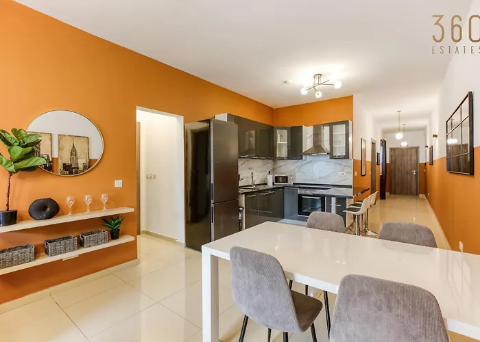 Stylish 2br With Private Balconies By 360 Estates *