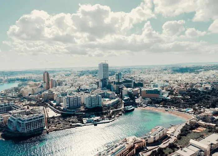 Stylish 2br With Private Balconies By 360 Estates *